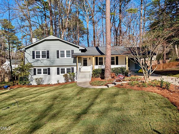 2nd image of 1113 Yorkshire Dr