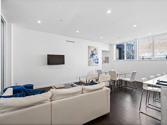 3rd image of 1514 Race St #1