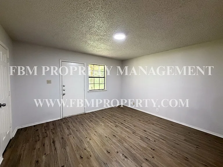 221 Highland Ave #A — Photo 7