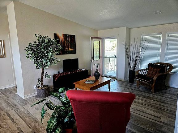 3rd image of 130 Cypress Way