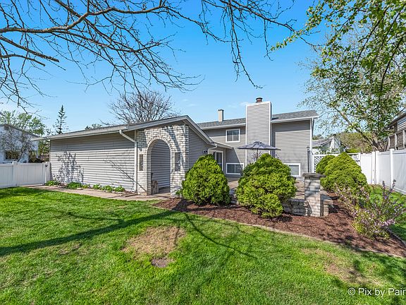 5th image of 852 Shorewood Dr