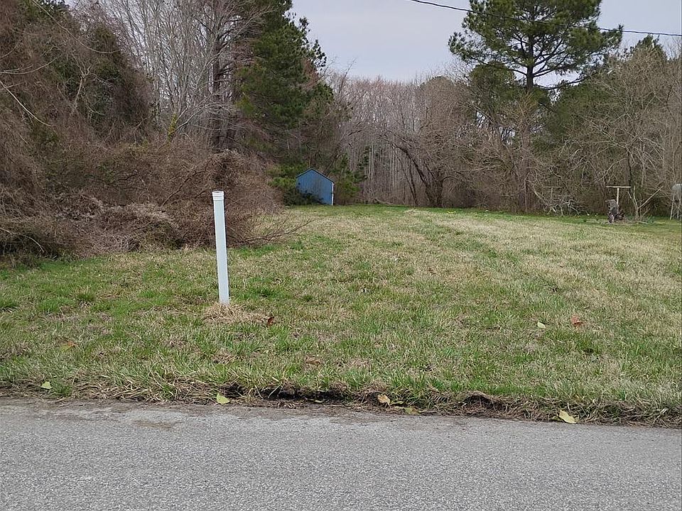 2nd image of 114 Railroad Ave
