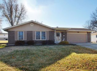 1021 Mayfair Rd, Saint Charles, MO 63303
