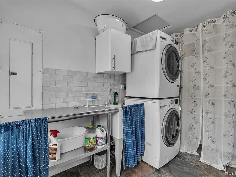 4918 Ainsley Ave — Photo 12