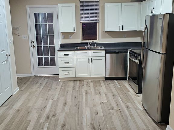 4th image of 218 Laverne #A
