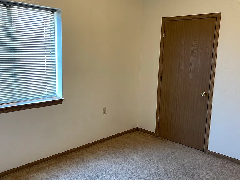 325 E College St #1611 — Photo 14