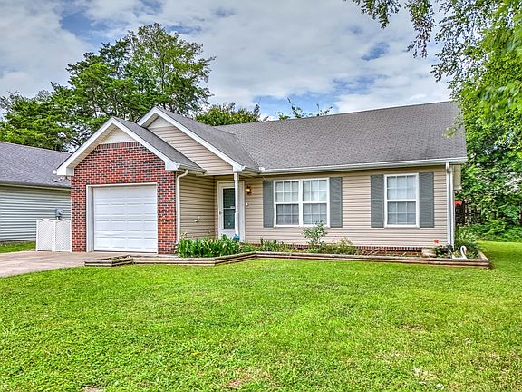 3rd image of 2836 Roscommon Dr
