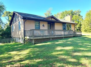 4461 Hudson Ln, Brighton, IL 62012