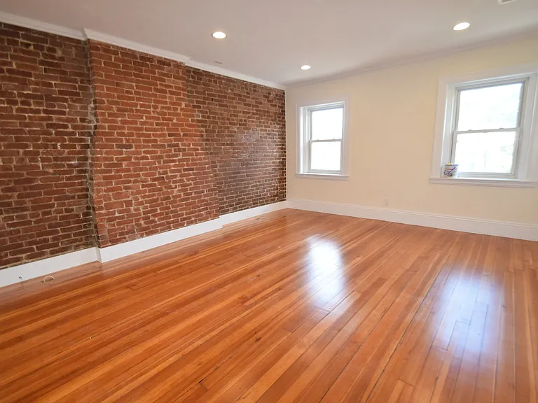 1616 Beacon St #8 — Photo 12