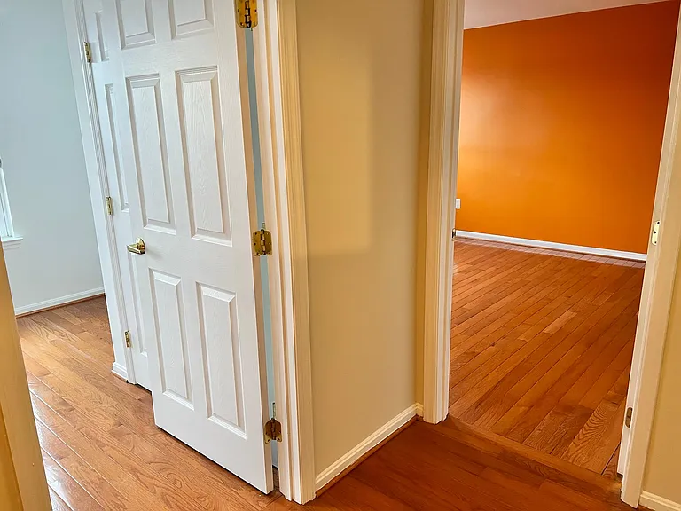 1607 E Fairmount Ave — Photo 11