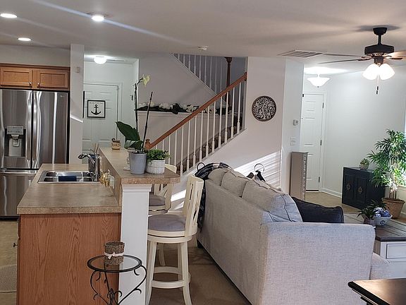 4th image of 5150 Trump St Unit 701