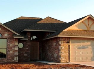 303 NW Creekside Dr, Cache, OK 73527