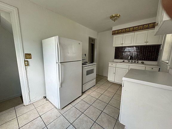 3rd image of 277 Smith St