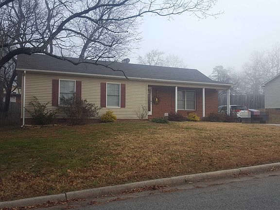2nd image of 502 Parkwood Dr