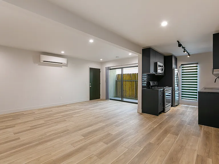 3646 Keystone Ave #4 — Photo 4