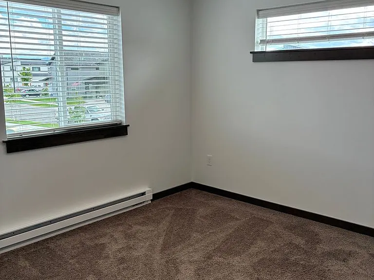 1144 Abigail Ln — Photo 17
