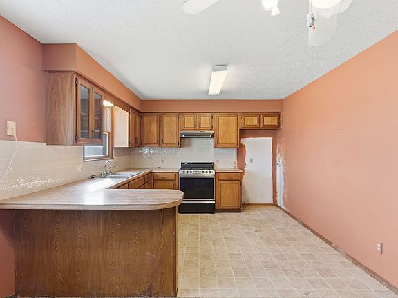 5th image of 204 S Cottonwood Avenue