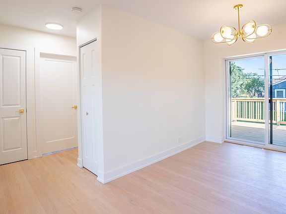 5th image of 11138 Shaw St
