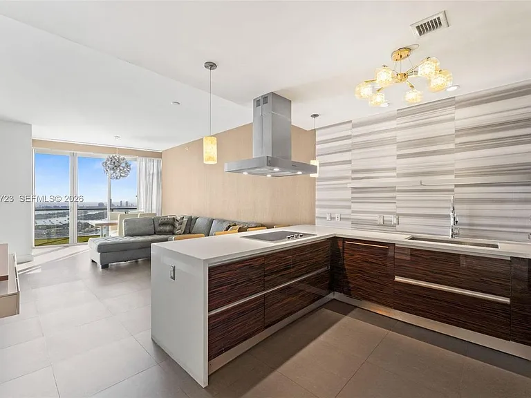 1100 Biscayne Blvd #4502 — Photo 14