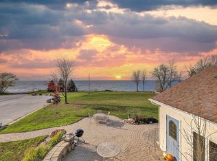 2733 Bay Rd, Brussels, WI 54204