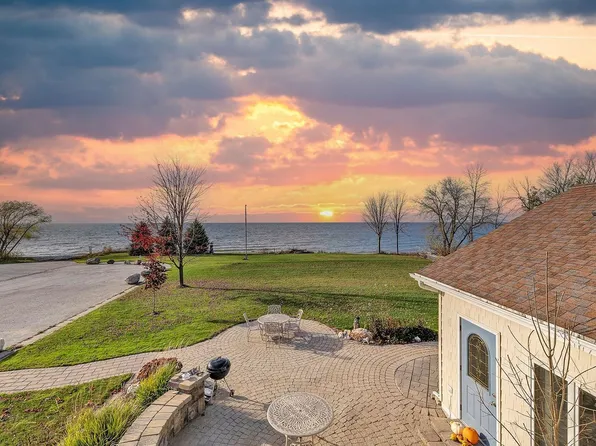 2733 Bay Rd, Brussels, WI 54204