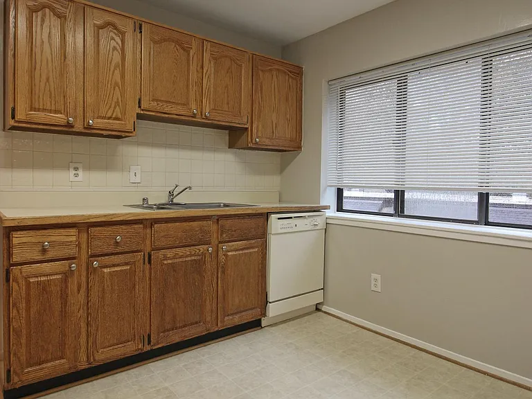 1662 Parkcrest Cir #400 — Photo 13