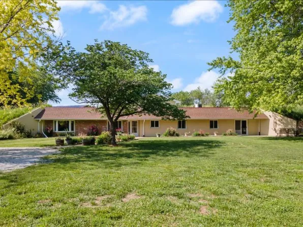 55753 230th St, Glenwood, IA 51534