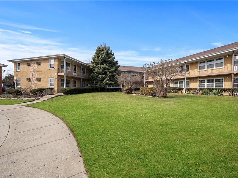 1st image of 5916 N Odell Ave APT 4A