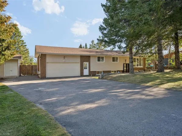 210 Patricia Cres, Selwyn, ON K9J 6X4