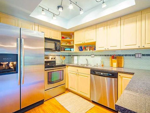 4th image of 62 Madrid Ln #317