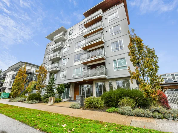 13963 105th Blvd #205, Surrey, BC V3T 0M9