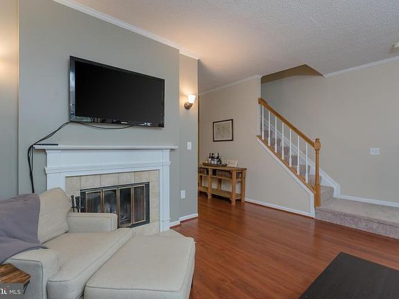 3rd image of 7119 Strawn Ct