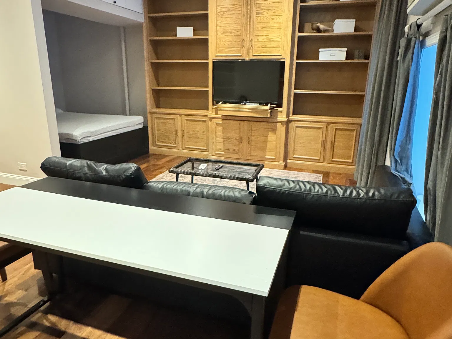 65 East 54th Street — Photo 2
