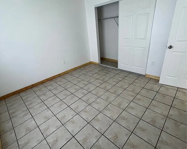 917 Royal Palm Dr — Photo 10