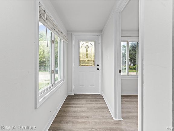 5th image of 12399 Prospect Ave