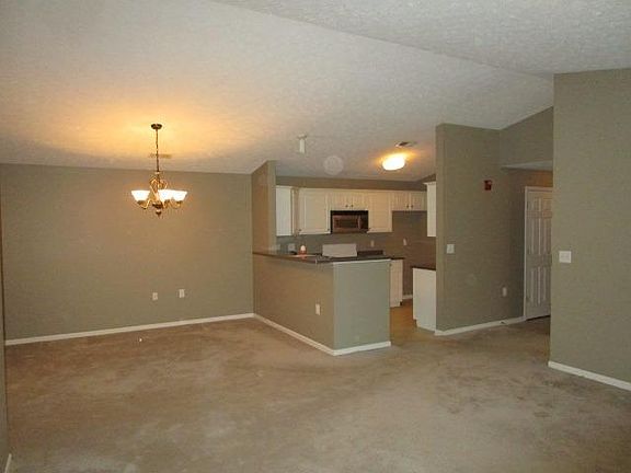 5th image of 2312 Remington Way APT 2303