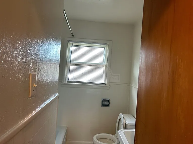 408 Allen St — Photo 24