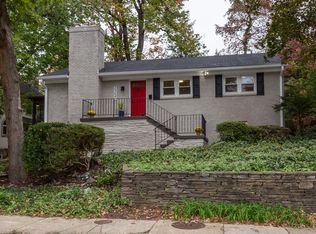 2357 S Arlington Ridge Rd, Arlington, VA 22202