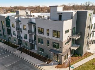 27 W Park Blvd #310, Villa Park, IL 60181