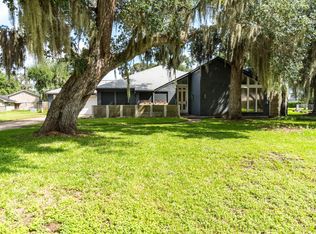 14 Seminole Ln, West Columbia, TX 77486