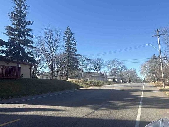 Exterior Neighborhood (street photo)