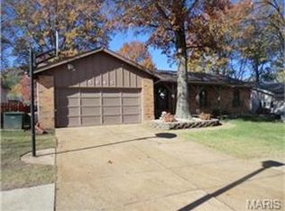 5845 Stonehorse Ct, Saint Louis, MO 63129