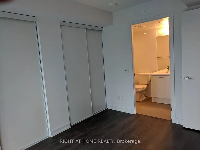 125 Redpath Ave #609 — Photo 4