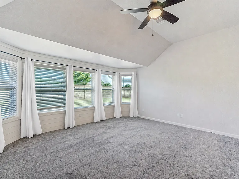 6509 NW 150th Ter — Photo 21