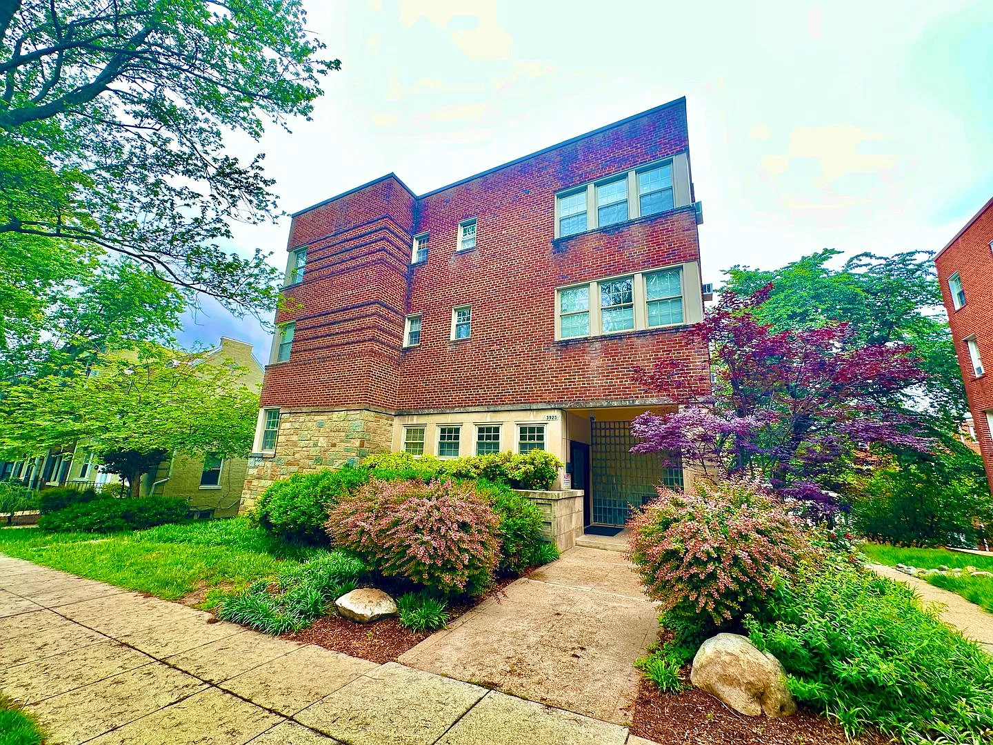 Great Studio in Glover Park/North Georgetown w/Murphy Bed, Walk-In Closet, Eat in Kitchen! — Photo 1