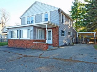 126 E Hickory Rd, Battle Creek, MI 49017