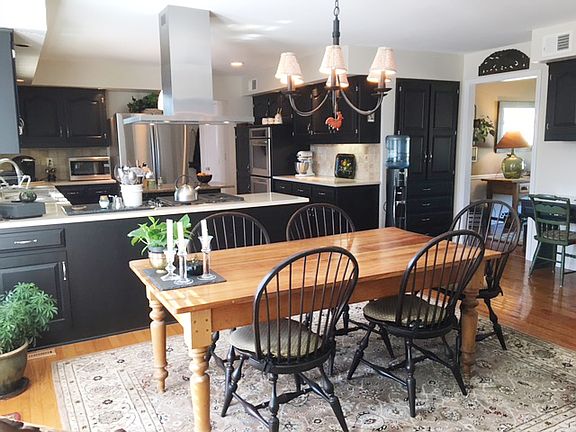 Open kitchen/breakfast room
