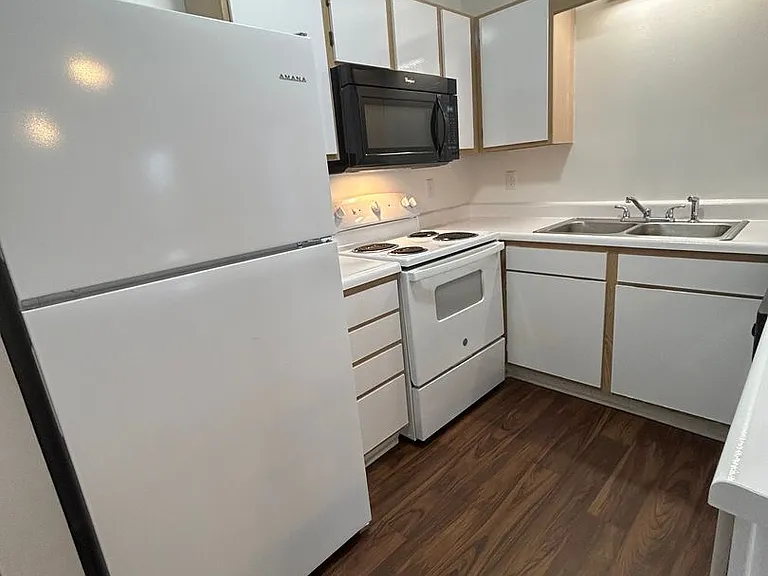 Arlington Apartments — Photo 120