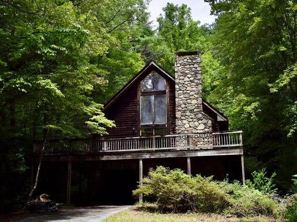 173 Mountain Haven Ln, Zirconia, NC 28790