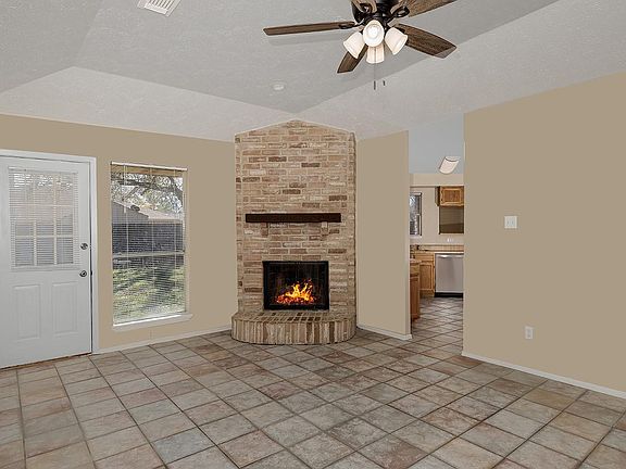 4th image of 19331 Cypress Bay Dr